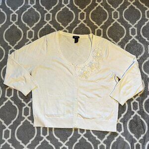Rue 21 white button-up cardigan with flower accent at the neckline. Size XL.